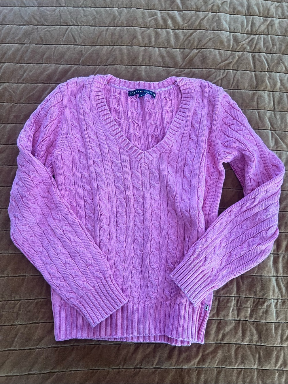 Tommy Hilfiger Women’s Pink Cable-Knit V-Neck Sweater Y2K